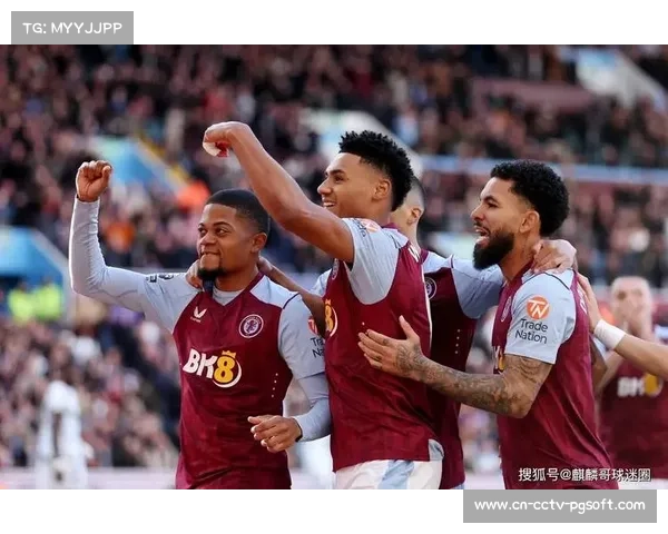 斯特拉斯堡球迷赛前抗议主帅离任，球场氛围复杂化